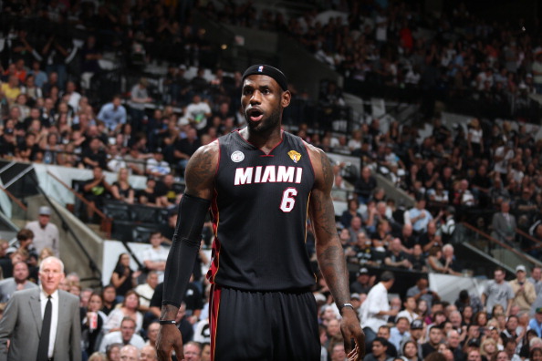 强势回归！勒温时隔5年再度连续4场英超破门（勒温王者归来，阔别五年再现英超四连斩）