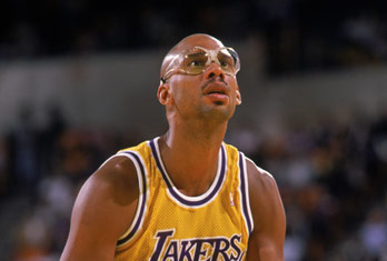 记者：今年租借效力大阪樱花的拉斐尔正与一家中国俱乐部谈判（记者称：本赛季租借效力大阪樱花的拉斐尔正与一家中国俱乐部进行谈判）