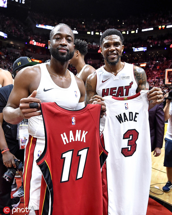 比外援好使！郭昊文半场12中7得到19分（郭昊文半场12投7中斩获19分，状态压过外援）