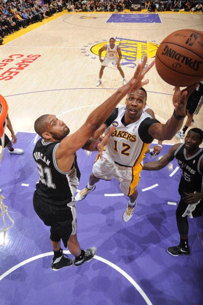 杨瀚森的足球生涯：从频繁奔波到调整到位（杨瀚森的足坛之旅：从辗转奔波到调整就绪）