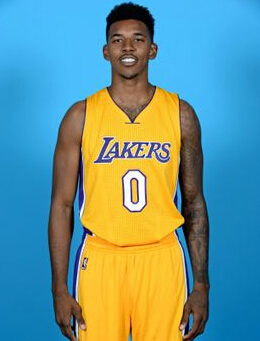 萨林杰成水货？广东三小外援太强势，杜锋缺一个“黑又硬”中锋！（萨林杰被打回原形？广东三小外援强势，杜锋亟需一名强硬中锋）