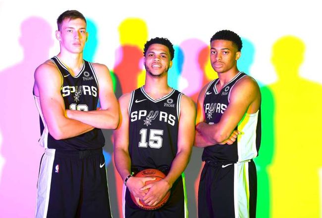 4-0登顶意甲！劳塔罗80米奔袭破门，齐沃拯救2大弃将，唯独他救不了（4-0领跑意甲！劳塔罗80米长途奔袭破门，齐沃激活两大弃将，却独救不了他）