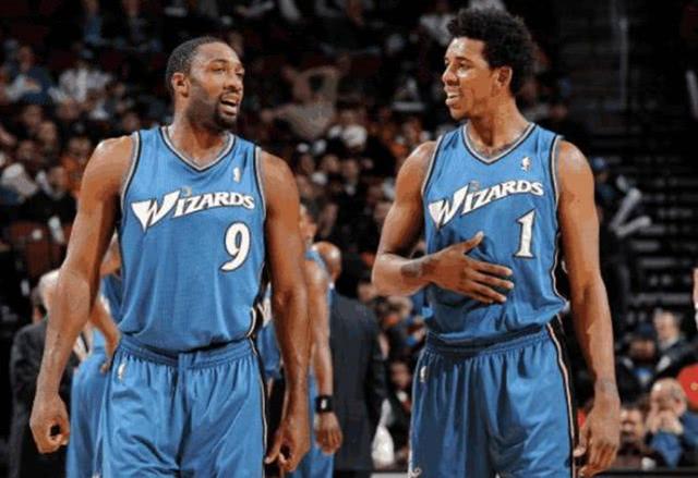 说出一个你想要与之交手的球员？追梦：迈克尔·乔丹（追梦格林点名最想对决的球员：迈克尔·乔丹）