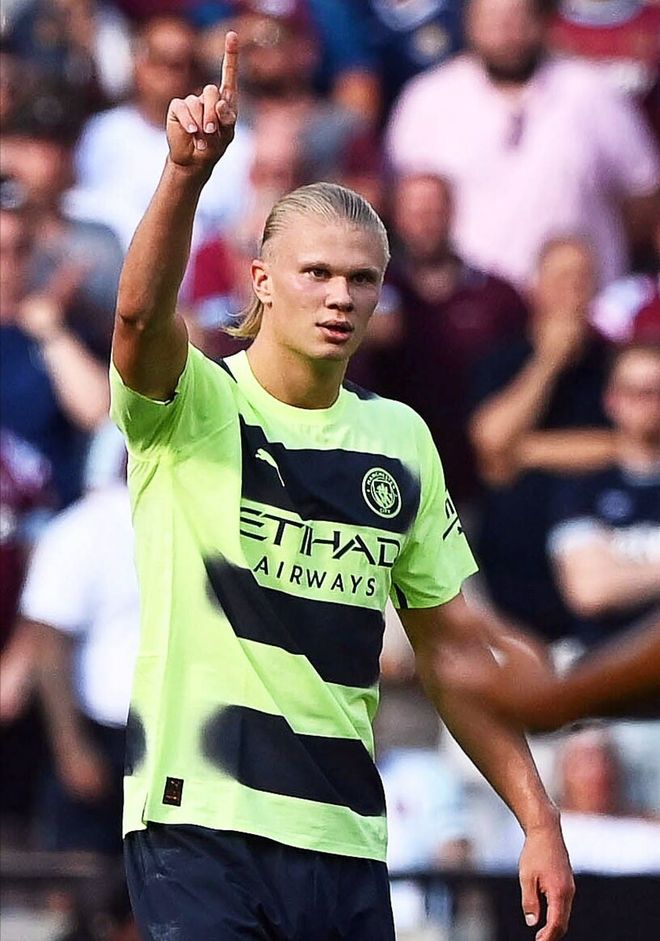 萨拉赫称俱乐部将其当替罪羊，新闻官反应愕然（萨拉赫称遭俱乐部当替罪羊，新闻官当场愕然）