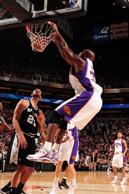 NBA：湖人惨遭大逆转 詹姆斯无力回天（NBA：湖人被翻盘，詹姆斯难挽败局）