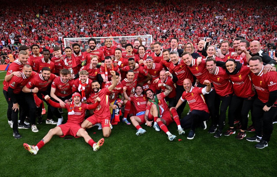 贝克汉姆发文庆祝球队夺冠，妻子、儿子、女儿齐现身，38岁梅西再创传奇（贝克汉姆发帖庆贺球队封王：妻儿女齐到场，38岁梅西再谱传奇）